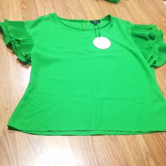 NWT 2 MILK & HONEY WOMAN BLOUSE - Picture 1 of 4